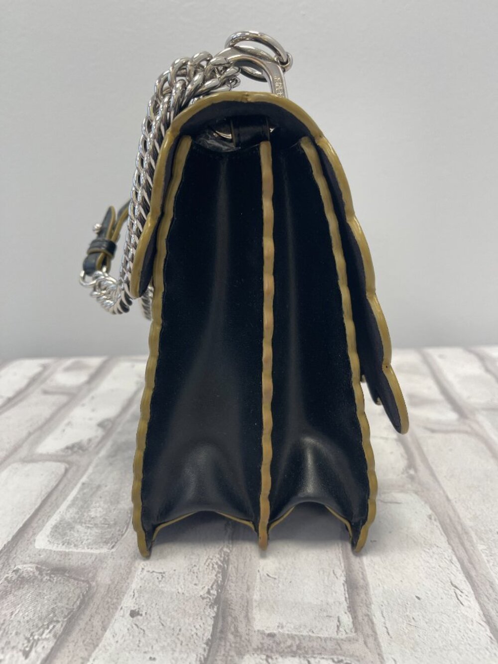 Fendi Kan I Medium Shoulder Bag in Black - Preowned - Picture 9 of 13